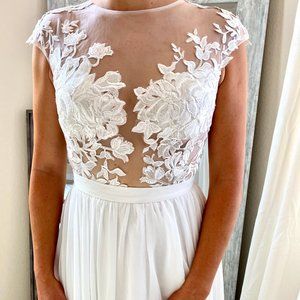 A-Line Short Sleeves wedding dress (new)